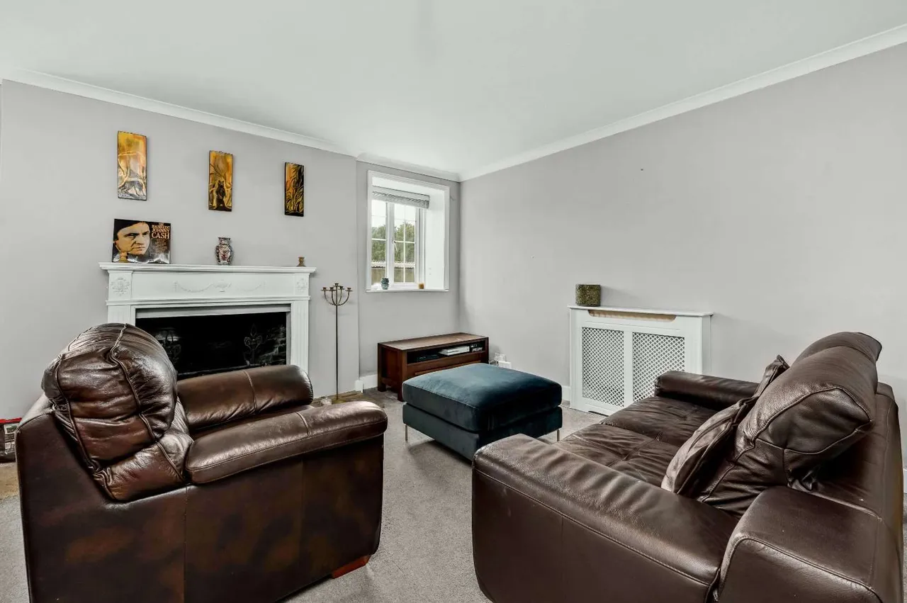Raglan Road, Reigate, RH2, photo 3