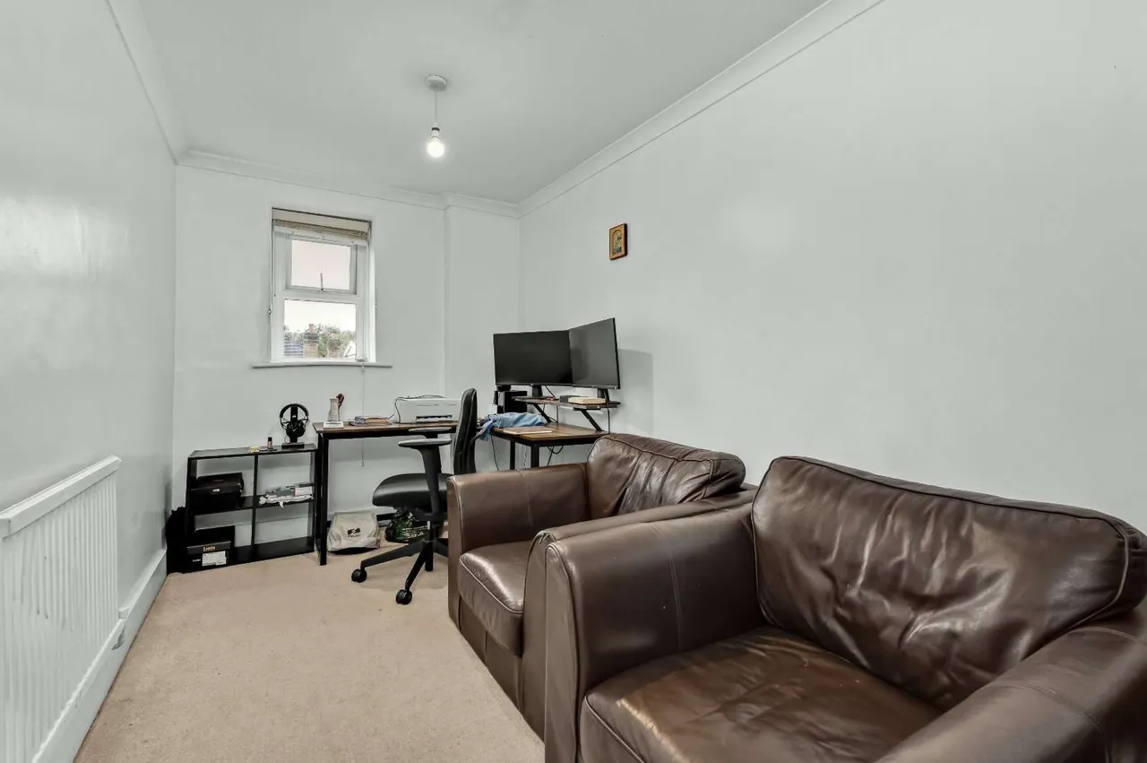 Raglan Road, Reigate, RH2, photo 7