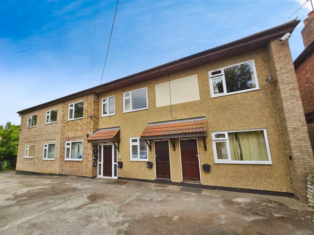 1 bed flat to rent — High Street, Irthlingborough, Northants