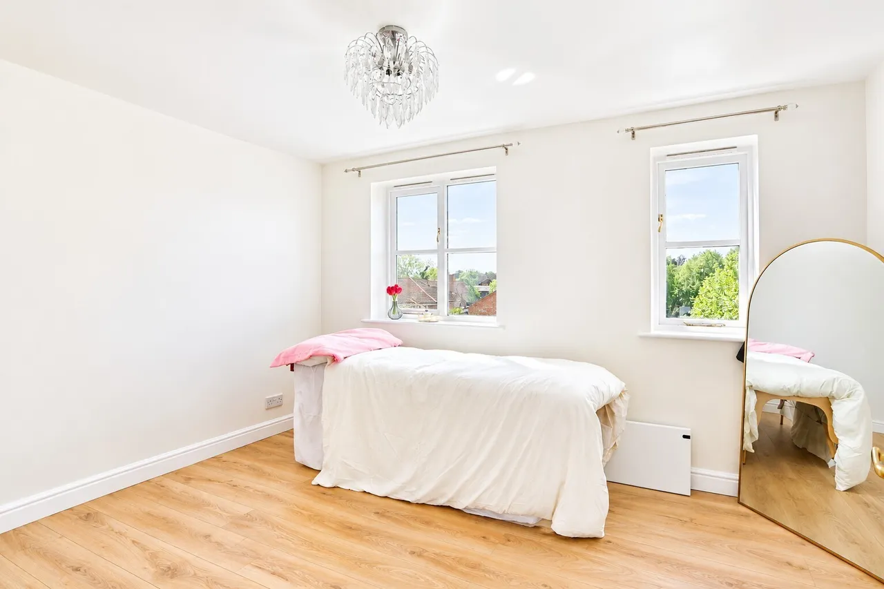 Webley Court, Sten Close, EN3, photo 6