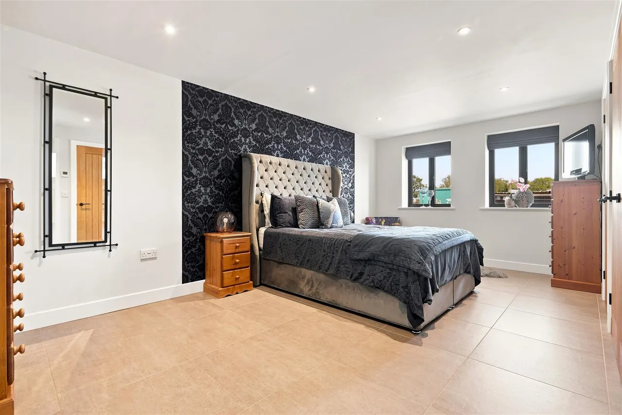 Broadgate Lane, Great Moulton, NR15, photo 15