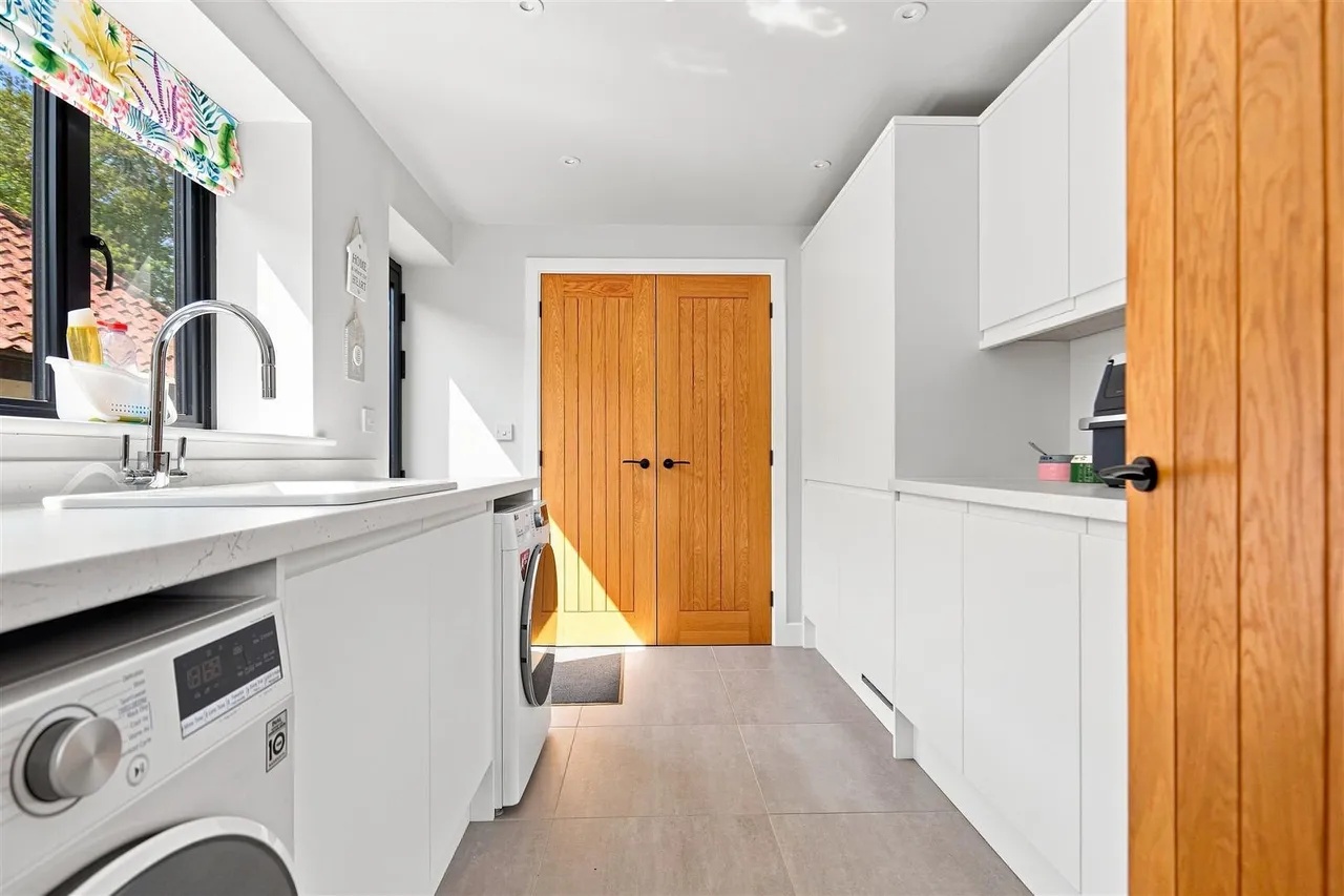 Broadgate Lane, Great Moulton, NR15, photo 9