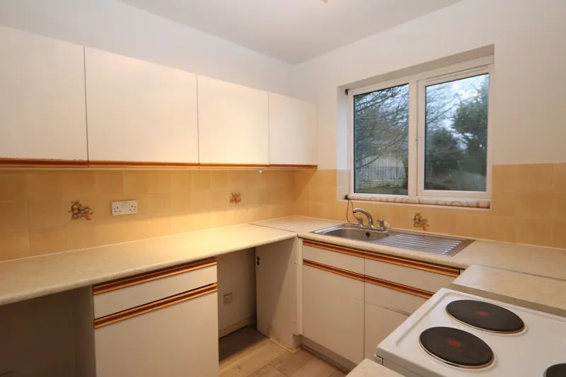 Lingfield Close, High Wycombe HP13 7ER, photo 2