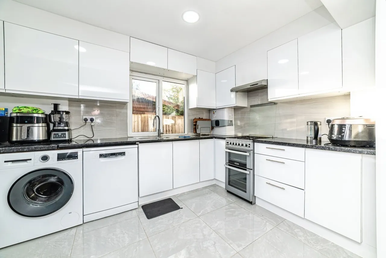 Allnutt Avenue, Basingstoke, RG21, photo 6
