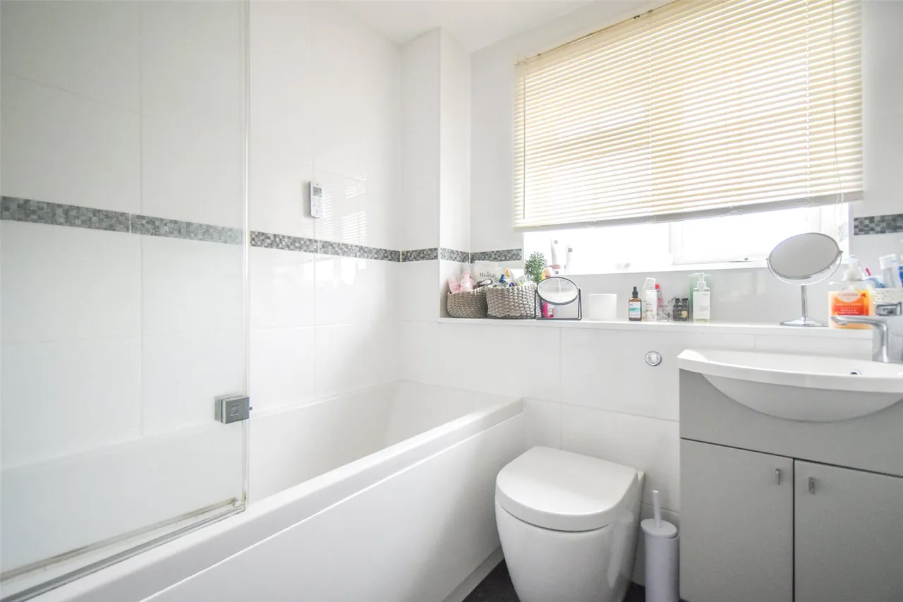 Beechcrest View, Hook, Hampshire, RG27 9RF, photo 6