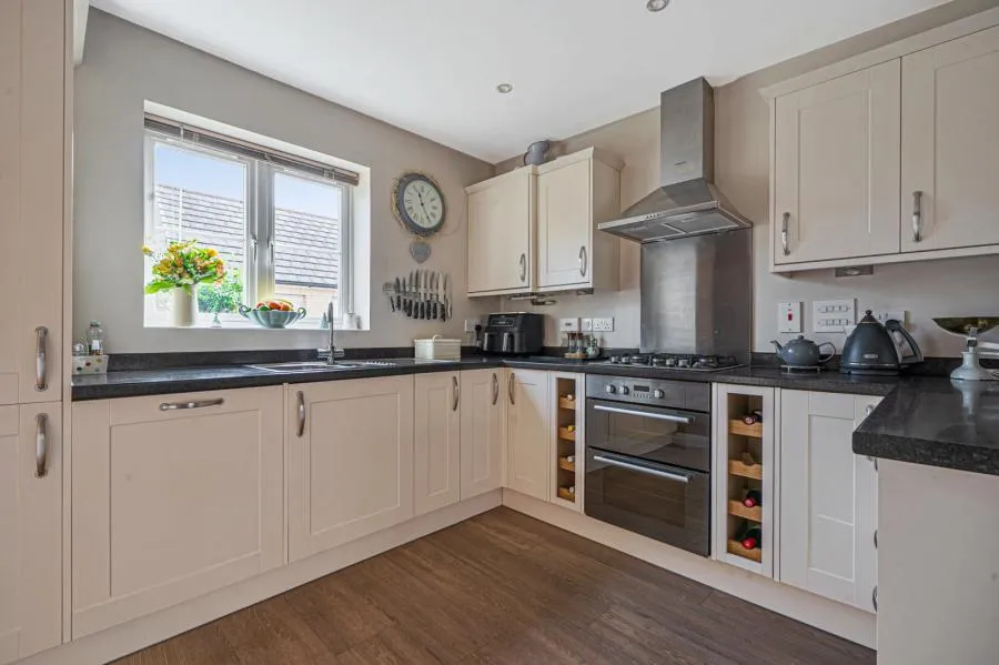 Baldwin Mews, Carterton, OX18, photo 6