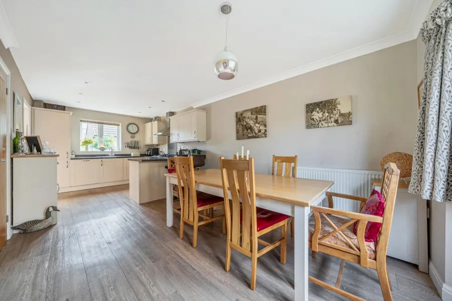 Baldwin Mews, Carterton, OX18, photo 7