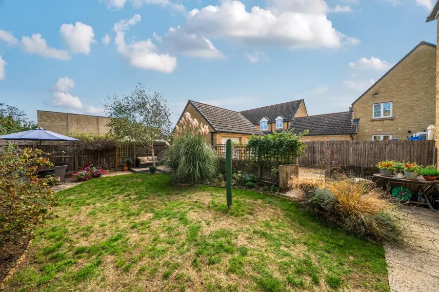 Baldwin Mews, Carterton, OX18, photo 17