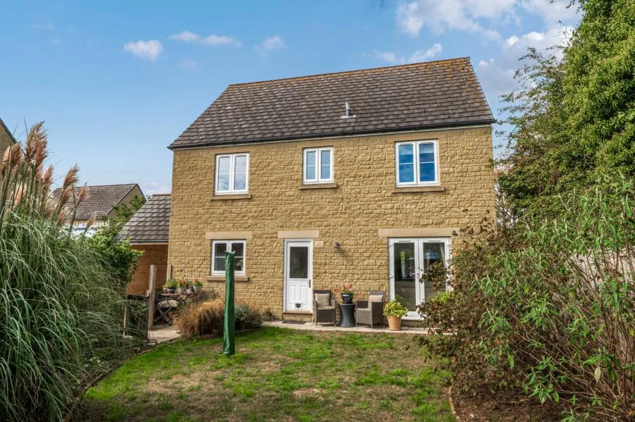 Baldwin Mews, Carterton, OX18, photo 18