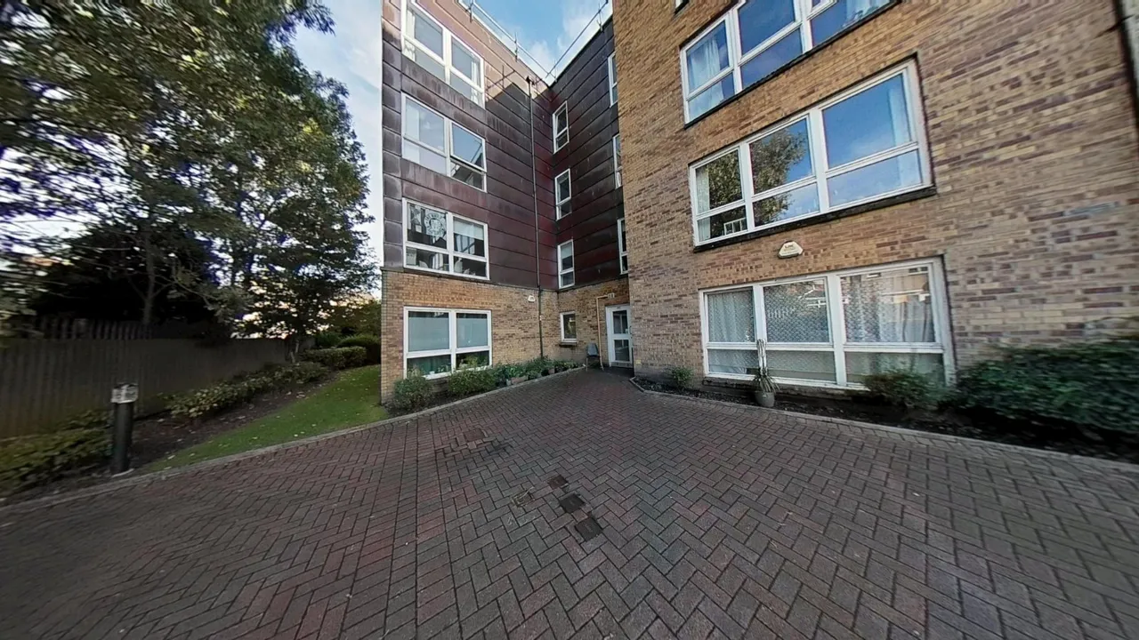 2 bed flat to rent, McPhail Street, Glasgow, G40