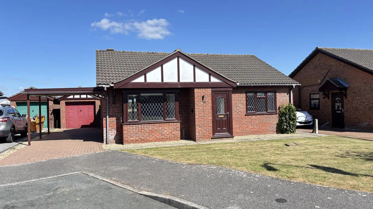 2 bed house for sale, Meadway, Cherry Willingham, LN3