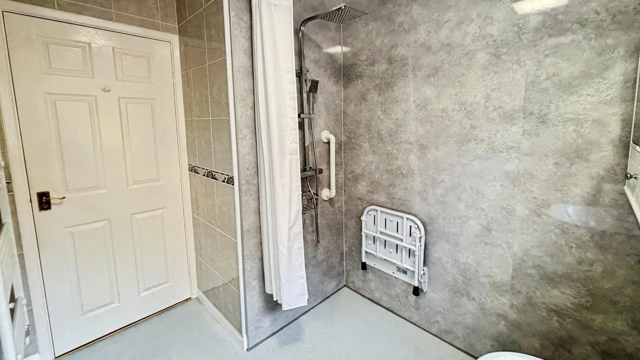Meadway, Cherry Willingham, LN3, photo 11