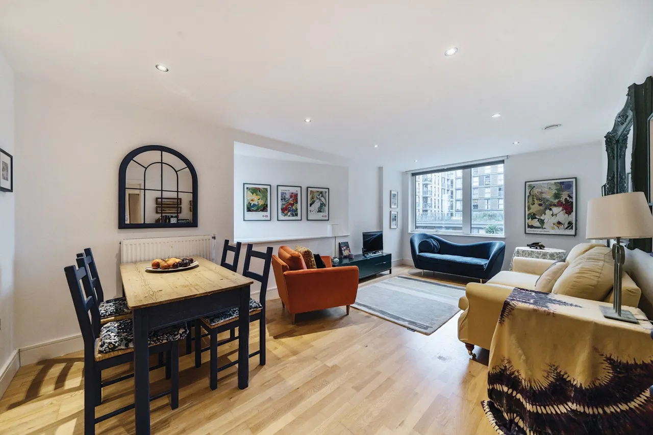 2 bed flat for sale — Dowells Street, SE10