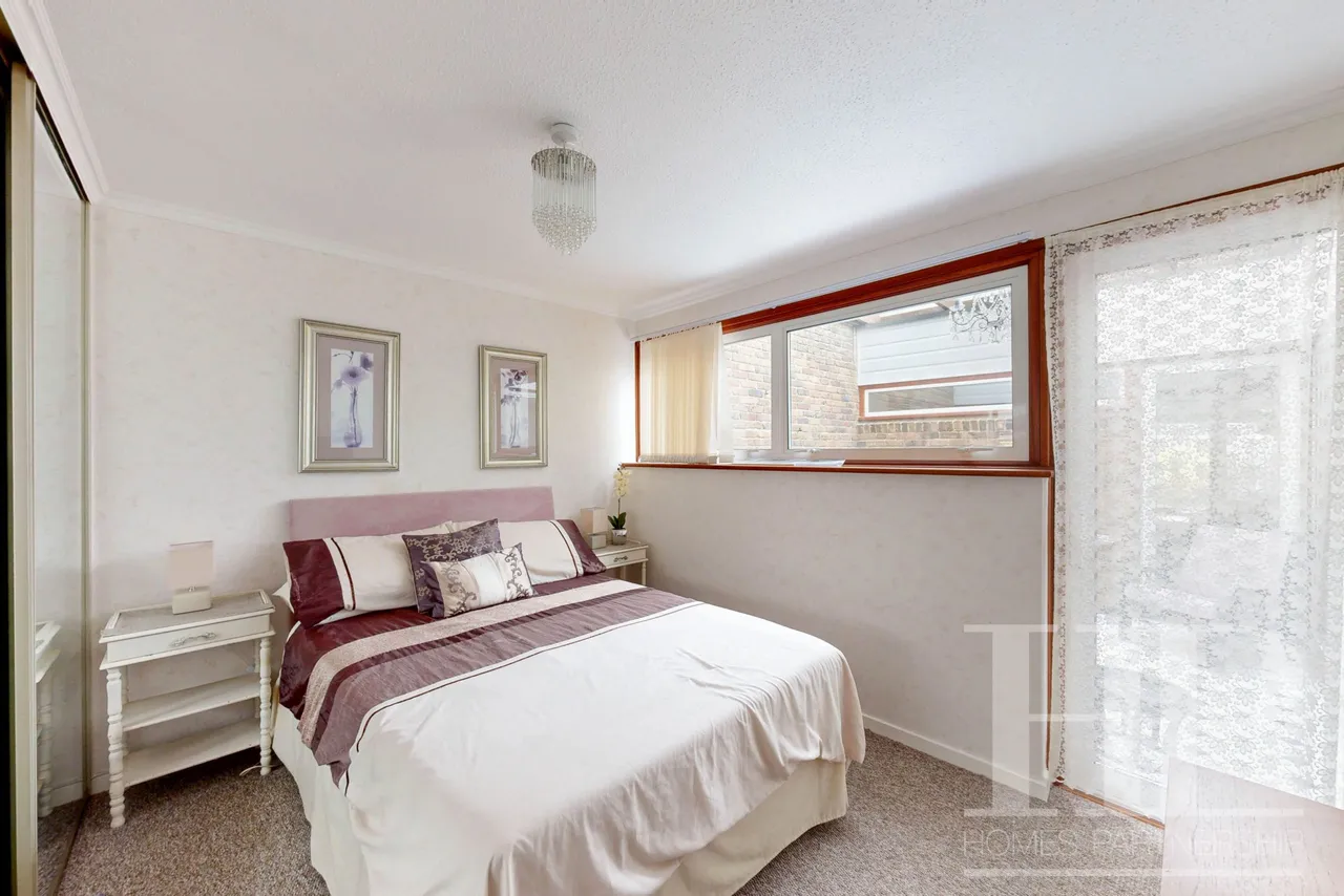 Nymans Court Forestfield, Crawley, RH10, photo 16