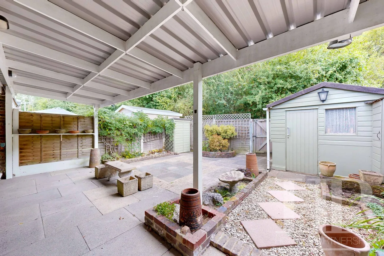 Nymans Court Forestfield, Crawley, RH10, photo 6