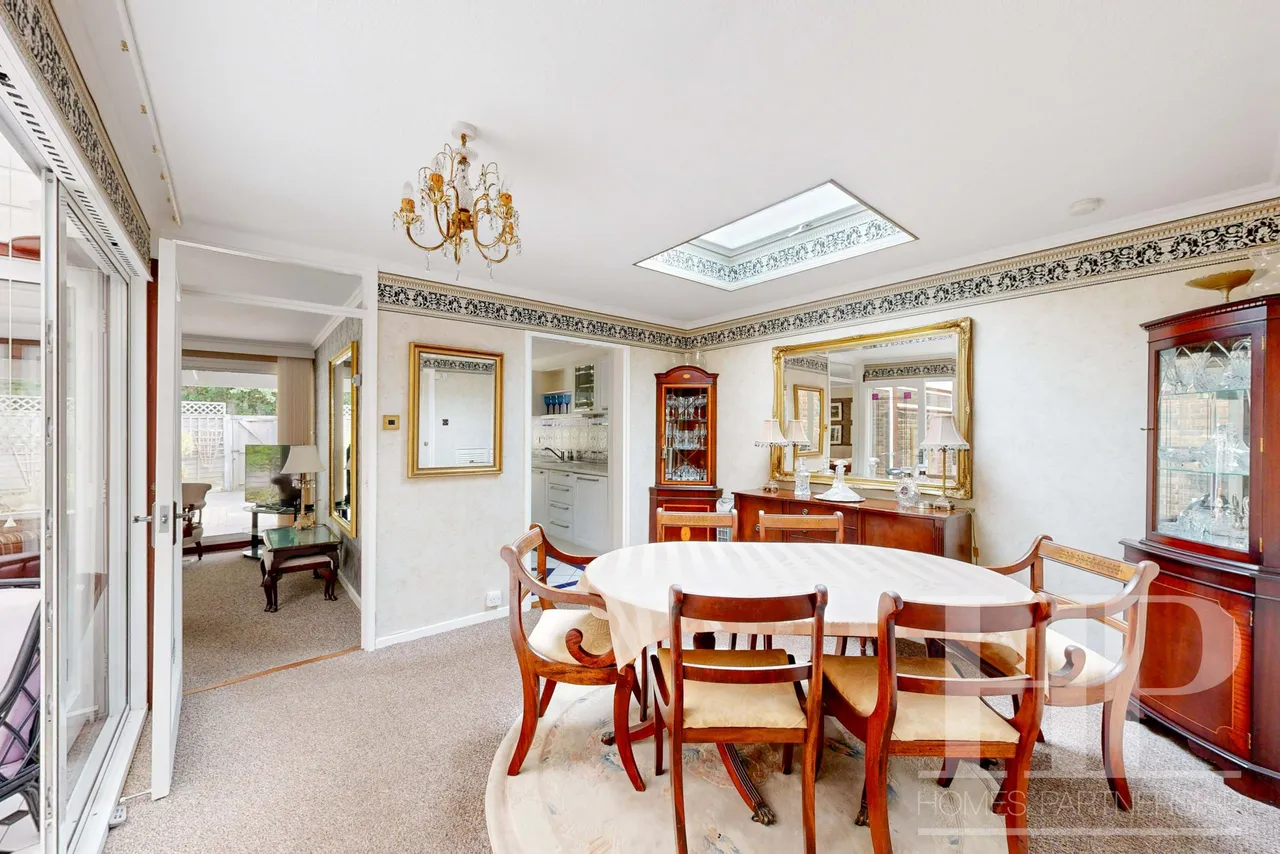 Nymans Court Forestfield, Crawley, RH10, photo 12