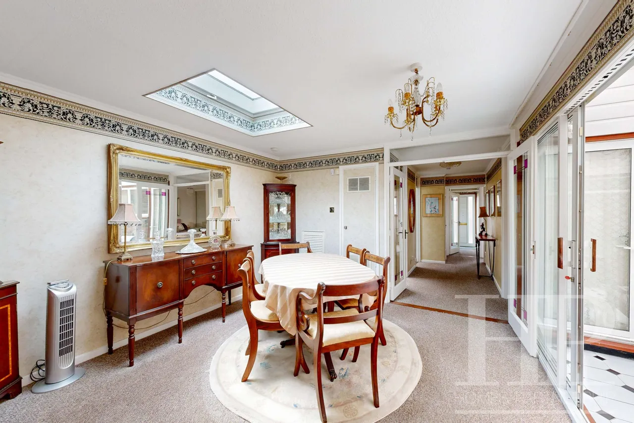 Nymans Court Forestfield, Crawley, RH10, photo 11