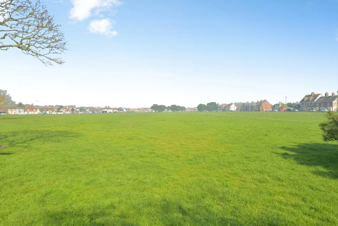 Skinner Road, Lydd, Romney Marsh, Kent, TN29, photo 5