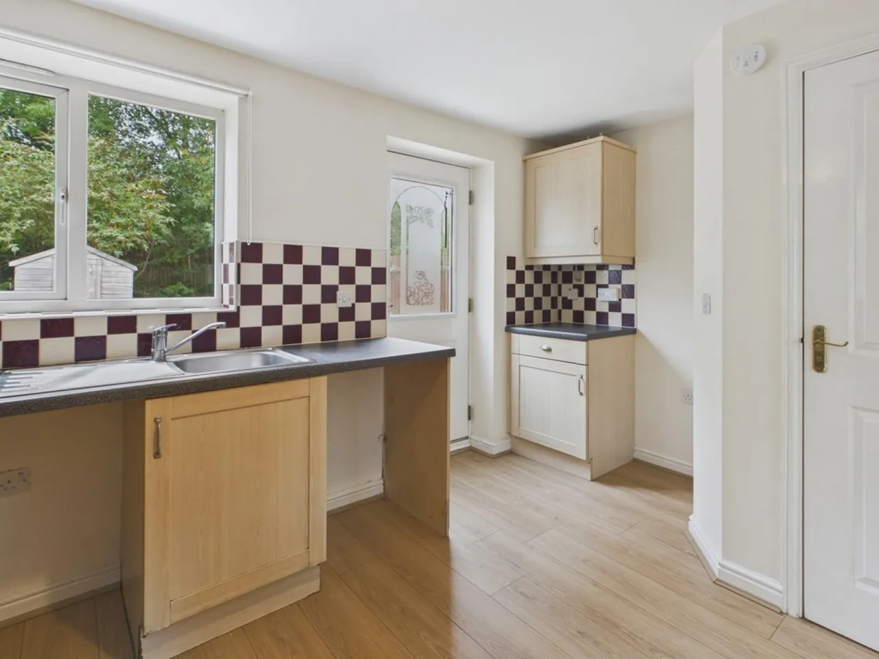 Wharton Drive, Chesterfield, S41, photo 8