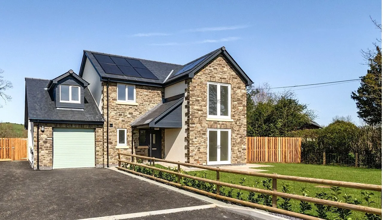 4 bed house for sale — Rhosgoch, Builth Wells, Powys, LD2 3JY