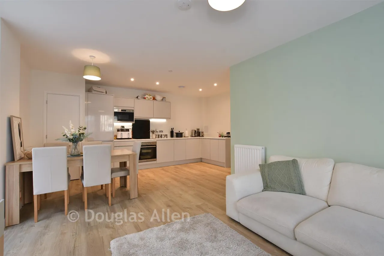 Luctons Close, Loughton, IG10, photo 2