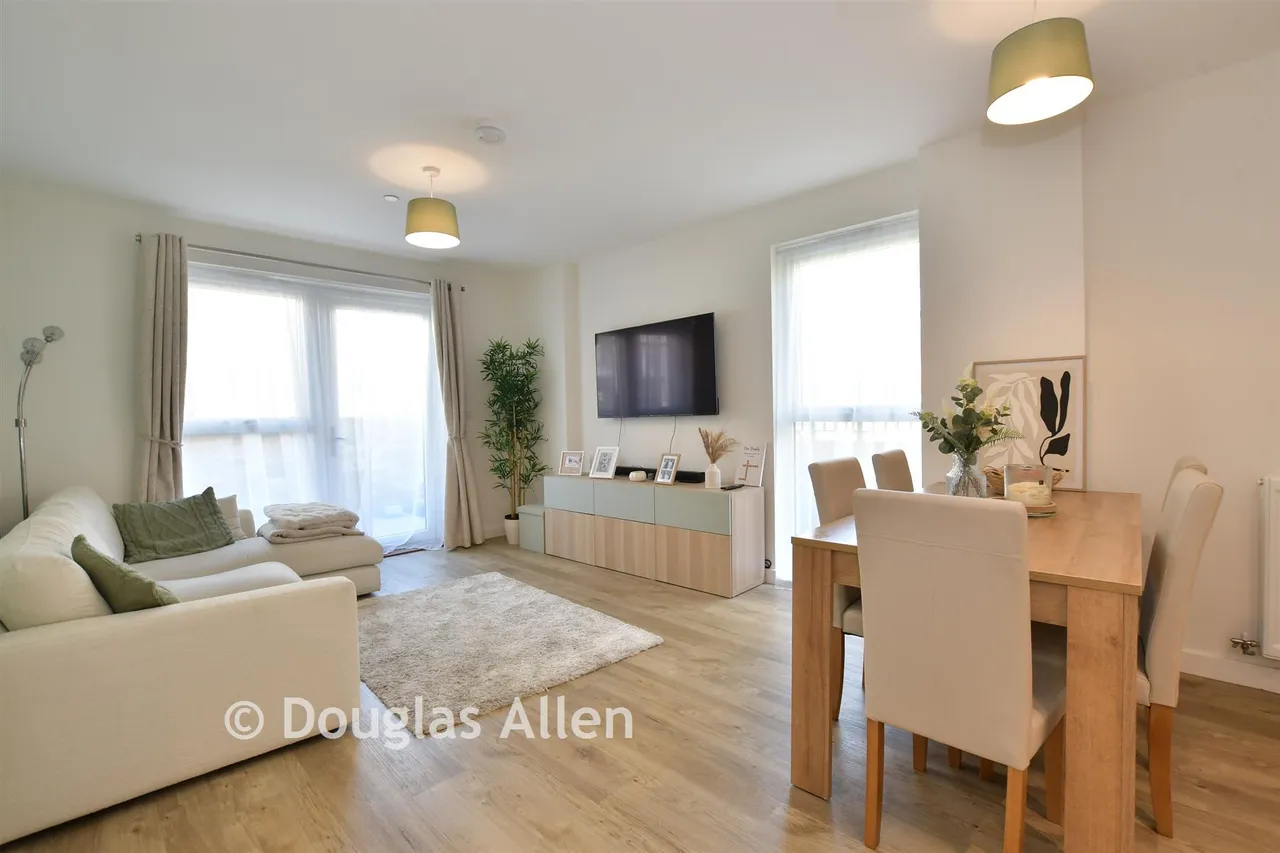 Luctons Close, Loughton, IG10, photo 4