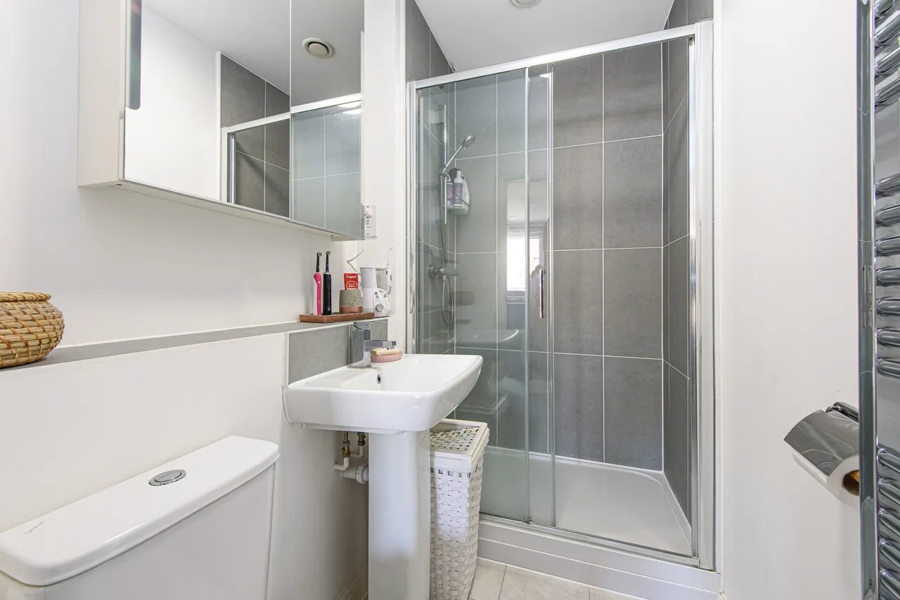 Flat 15, 13 Trobridge Parade, London, photo 4