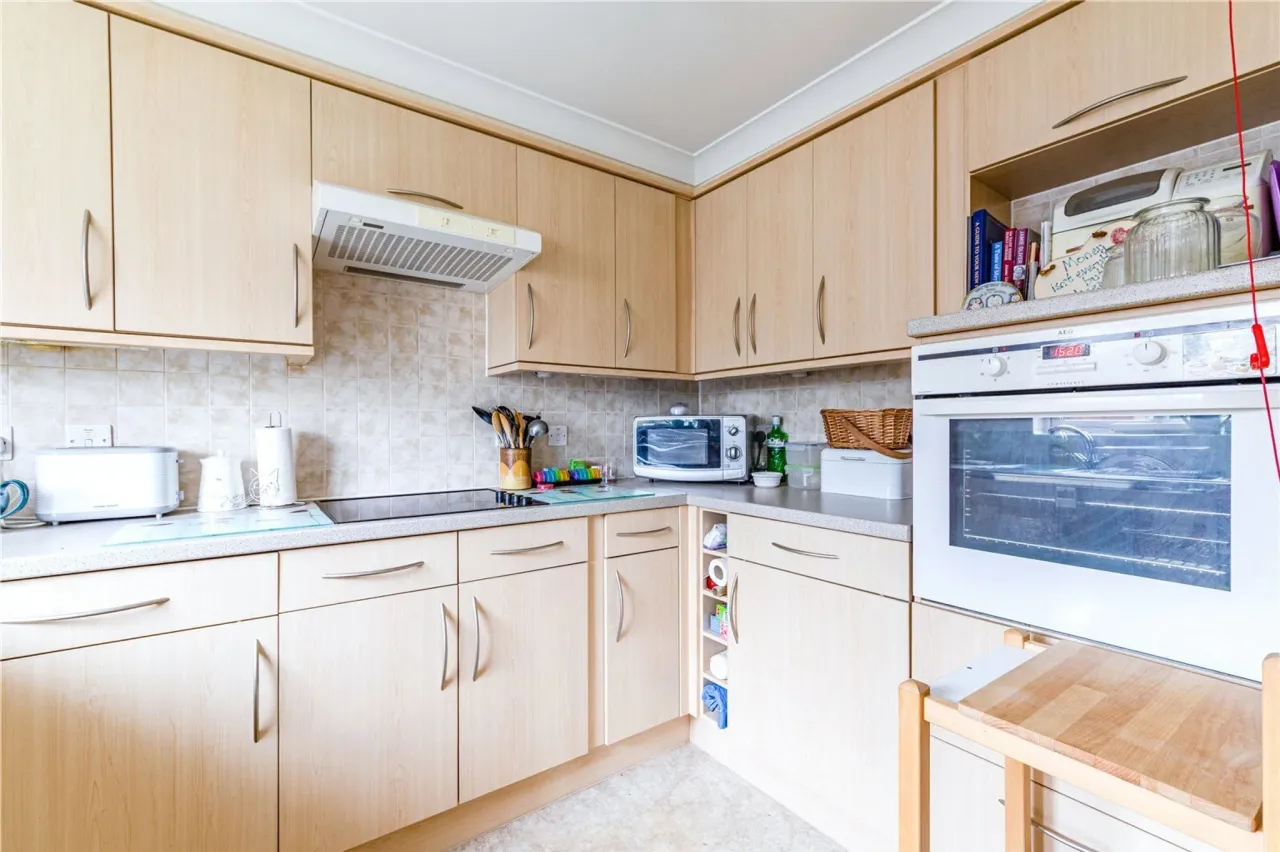 Oyster Lane, Byfleet, West Byfleet, S..., photo 5