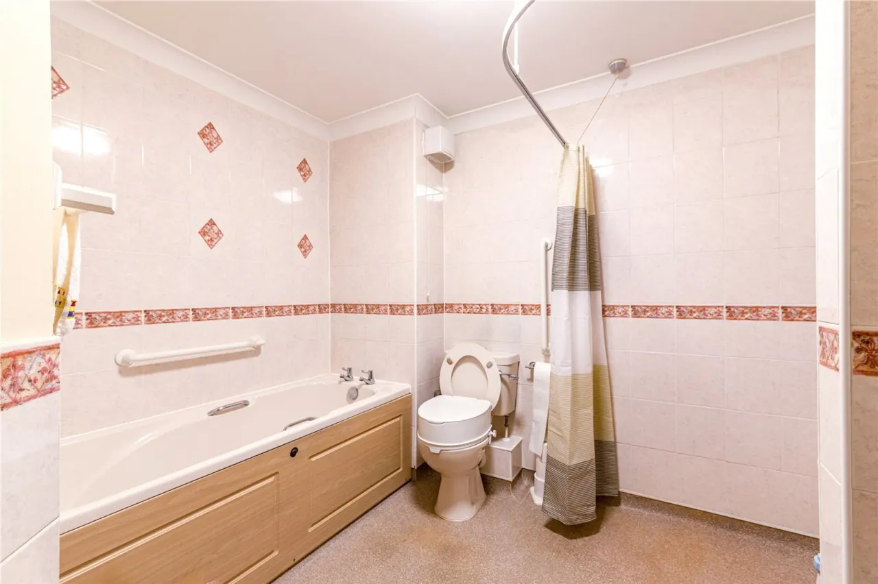 Oyster Lane, Byfleet, West Byfleet, S..., photo 8