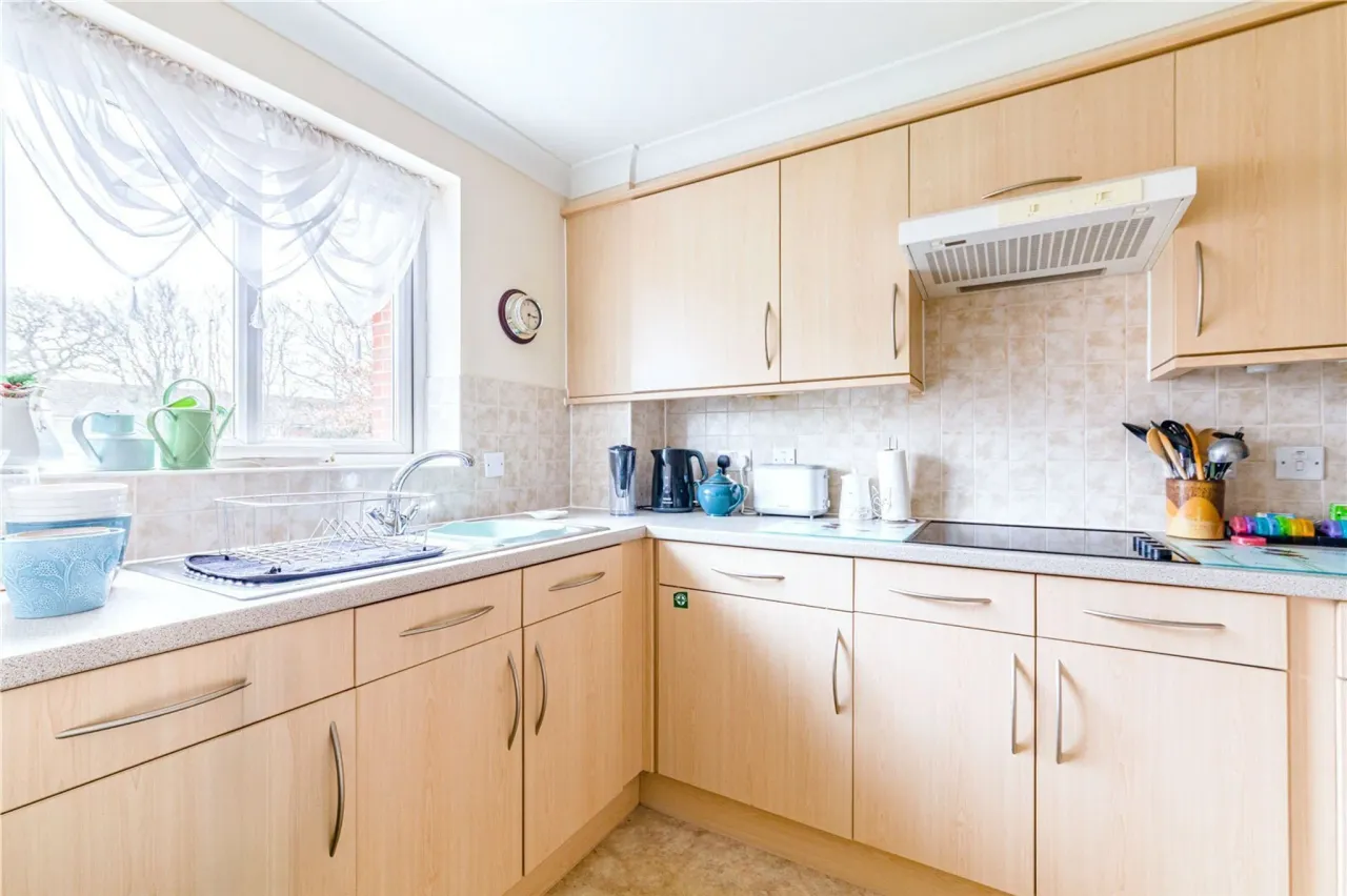 Oyster Lane, Byfleet, West Byfleet, S..., photo 4