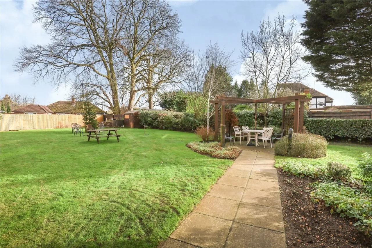 Oyster Lane, Byfleet, West Byfleet, S..., photo 10