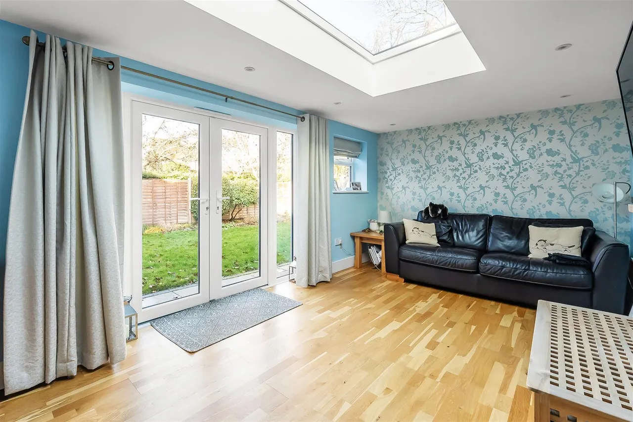 Squirrels Way, Epsom, KT18, photo 17