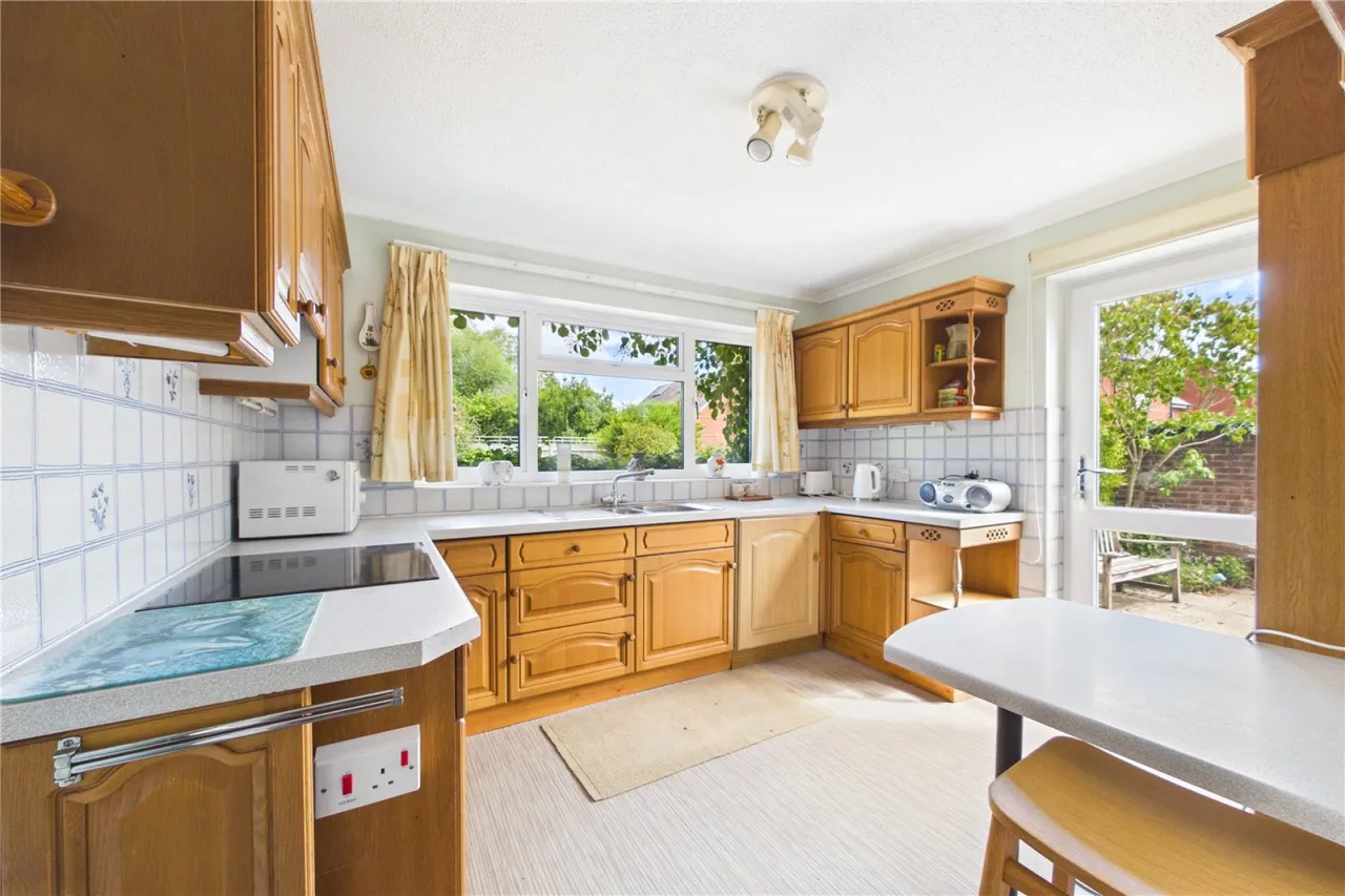 Elizabeth Rout Close, Spencers Wood, RG7, photo 6