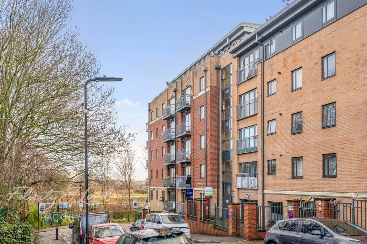 Big Hill, London, E5, photo 2