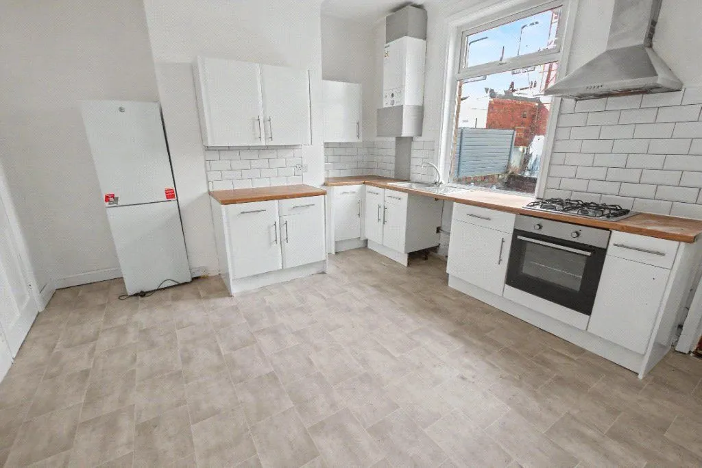 Aberdeen Grove, Leeds, LS12, photo 11