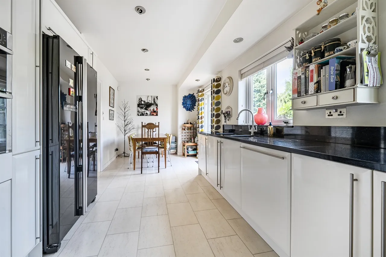 Chalkwell Park Avenue, Enfield, EN1, photo 5