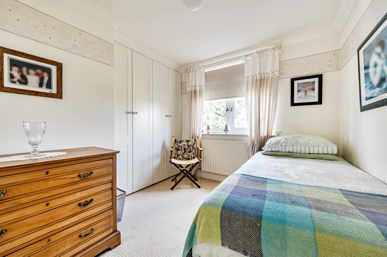 Chalkwell Park Avenue, Enfield, EN1, photo 11
