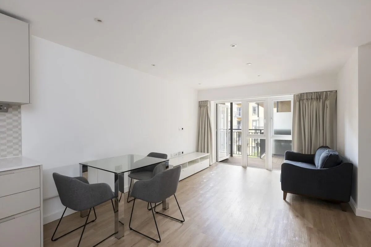 Caversham Road, London, NW9, photo 3