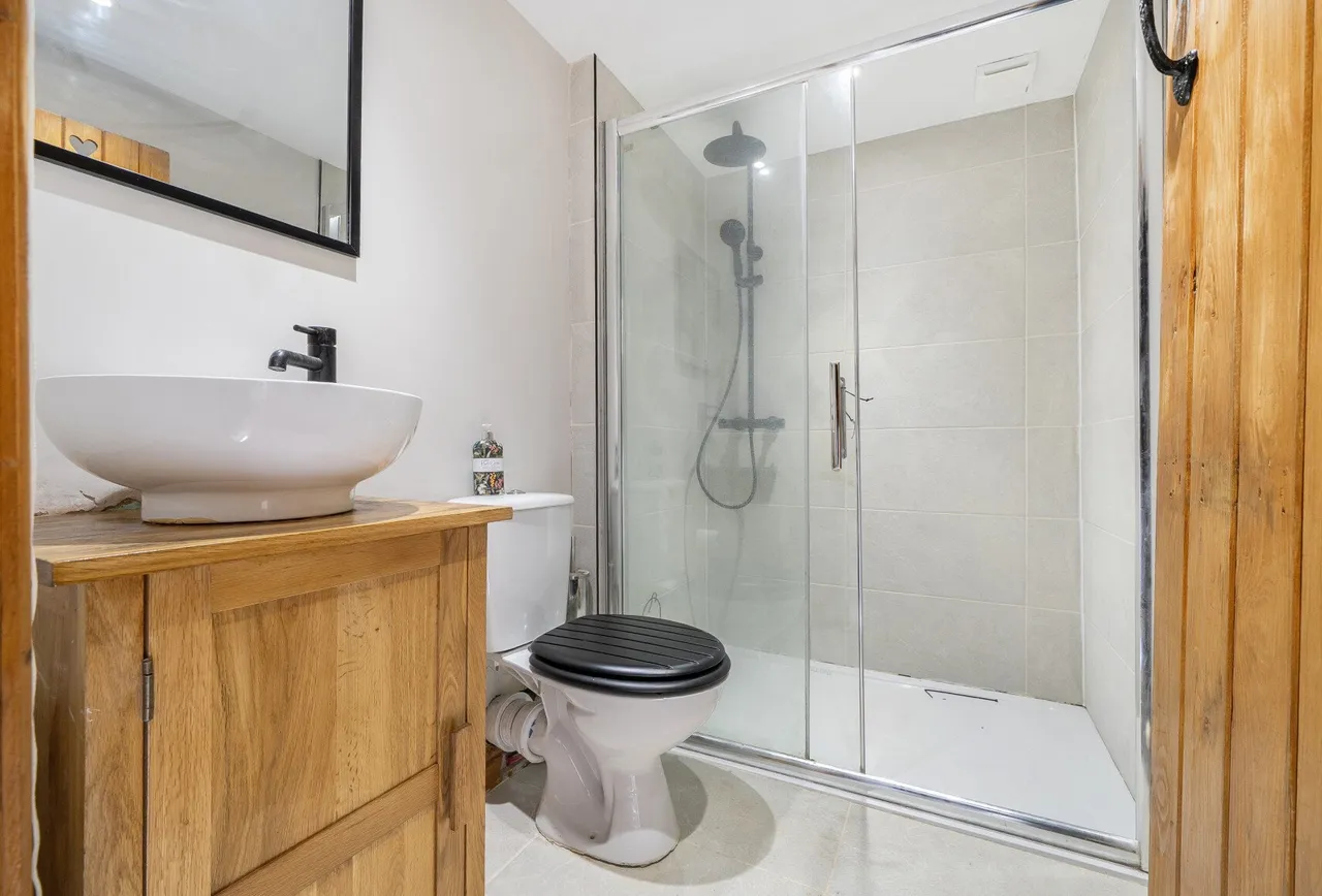 Keynsham Road, Gloucestershire, Keynsham, BS31 2DD, photo 9