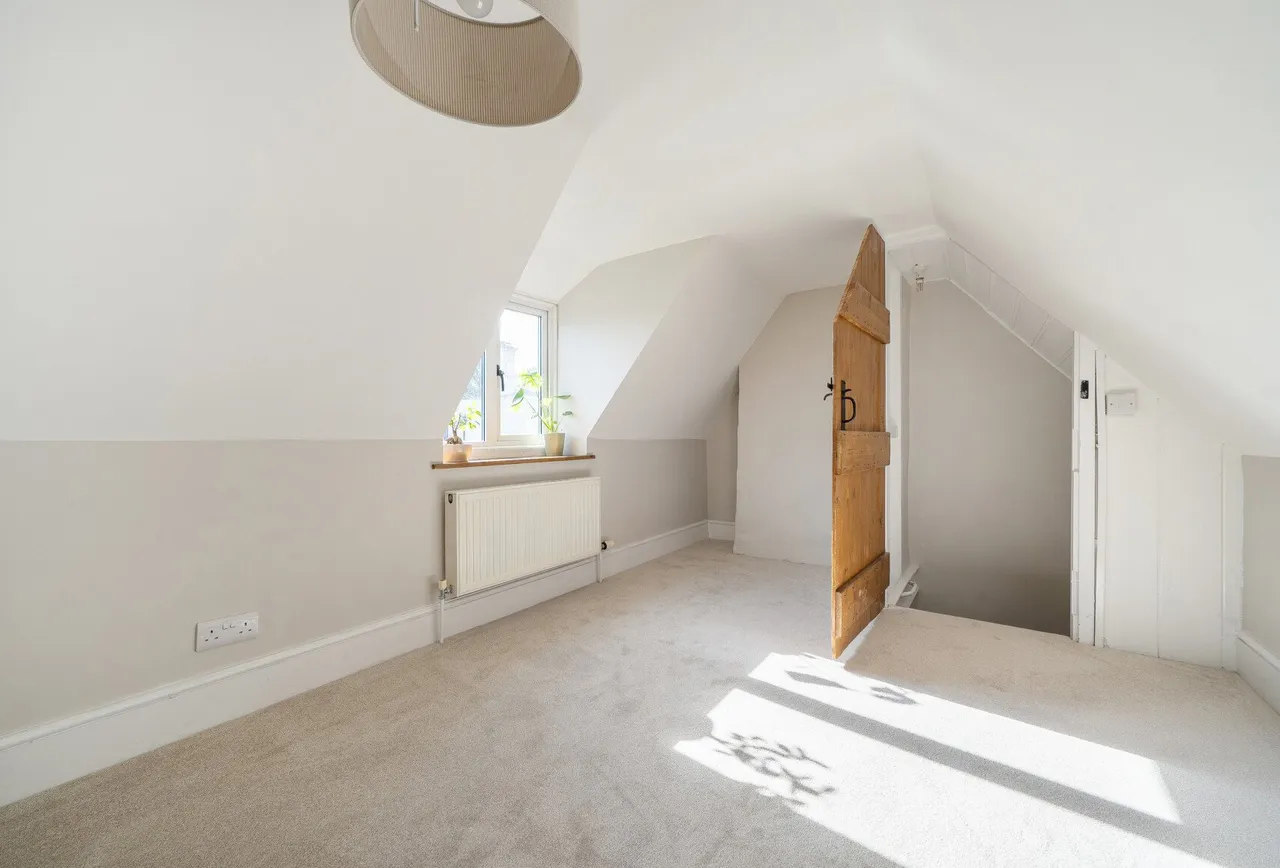 Keynsham Road, Gloucestershire, Keynsham, BS31 2DD, photo 8
