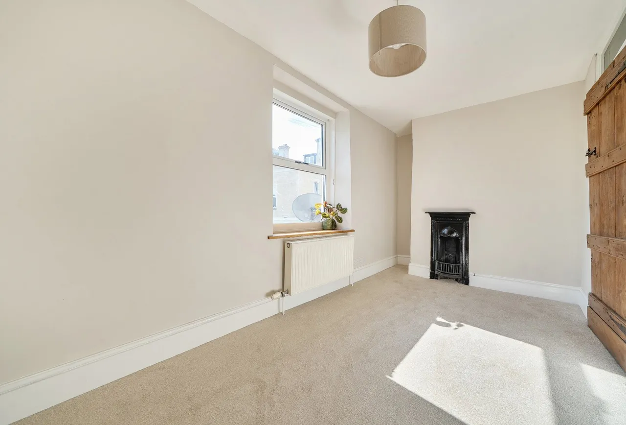 Keynsham Road, Gloucestershire, Keynsham, BS31 2DD, photo 6