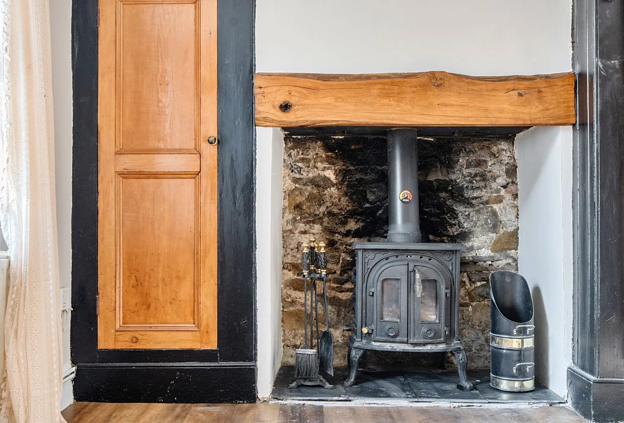 Keynsham Road, Gloucestershire, Keynsham, BS31 2DD, photo 3