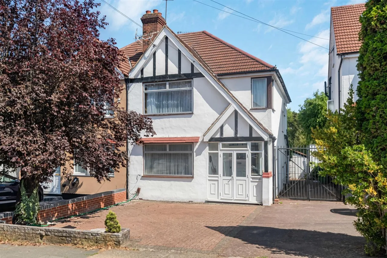 3 bed house for sale, Nathans Road, Wembley, HA0