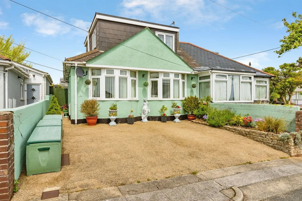 3 bed house for sale — Barton Crescent, Paignton