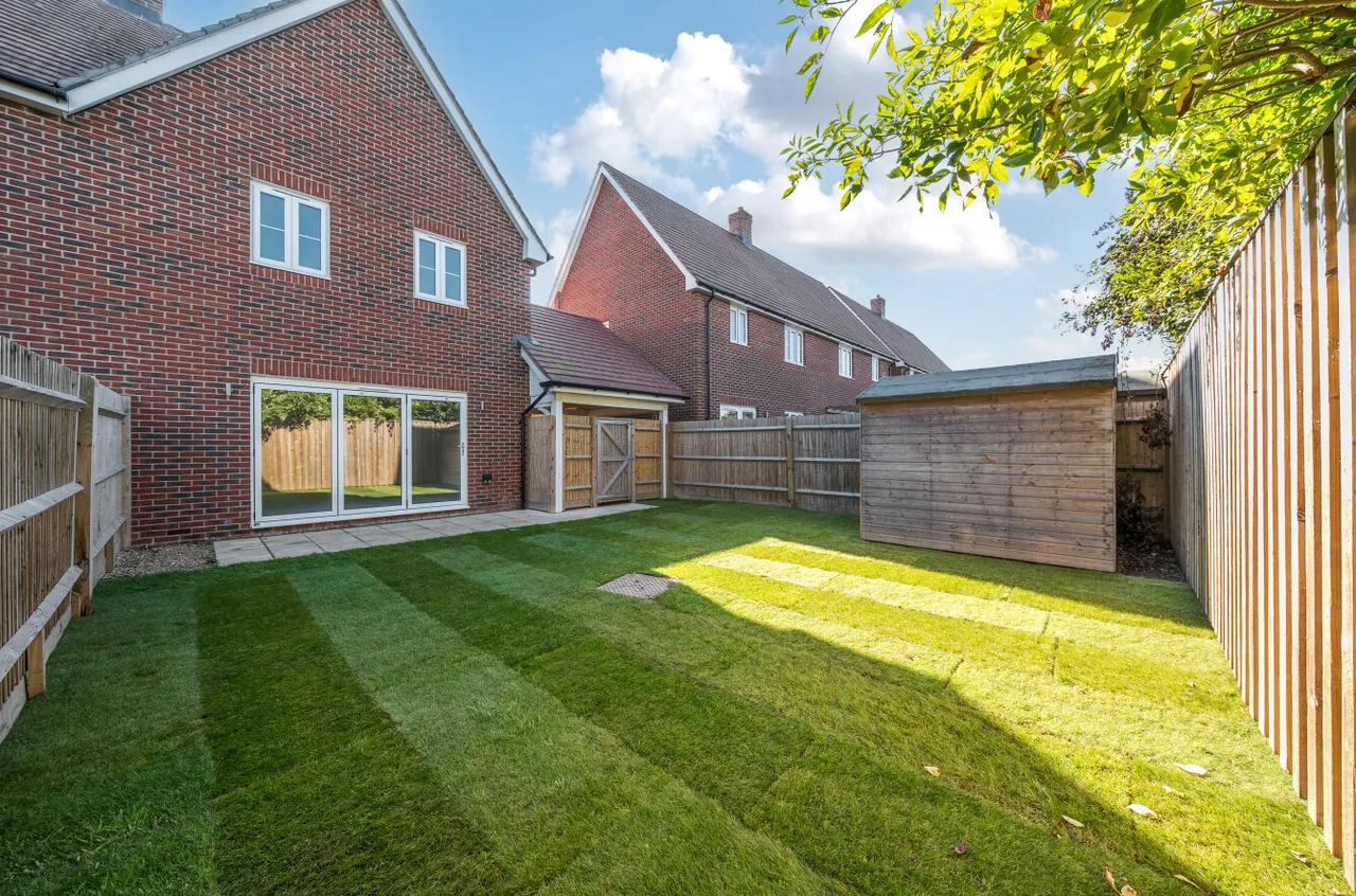 Angmering, BN16, photo 12