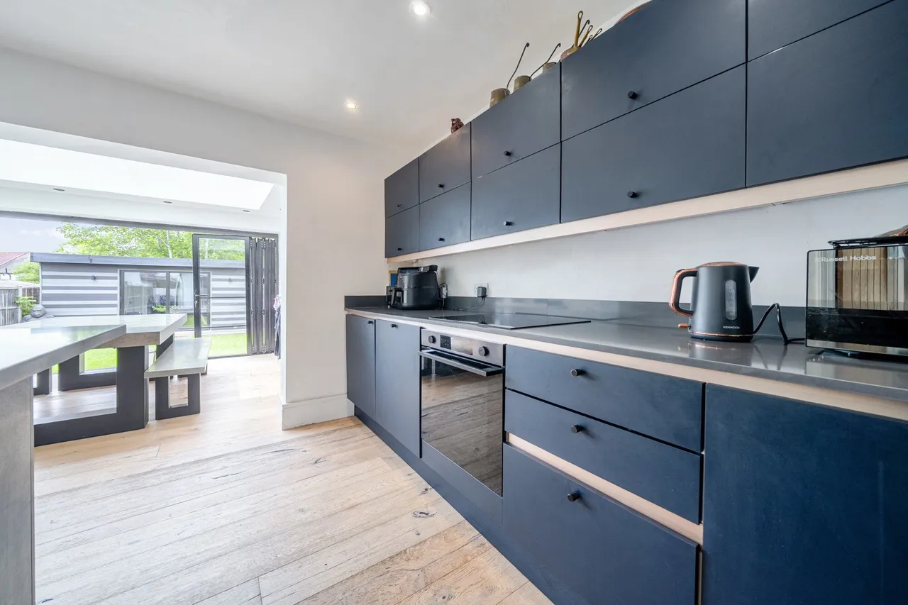 Magpie Hall Lane, BR2, photo 12