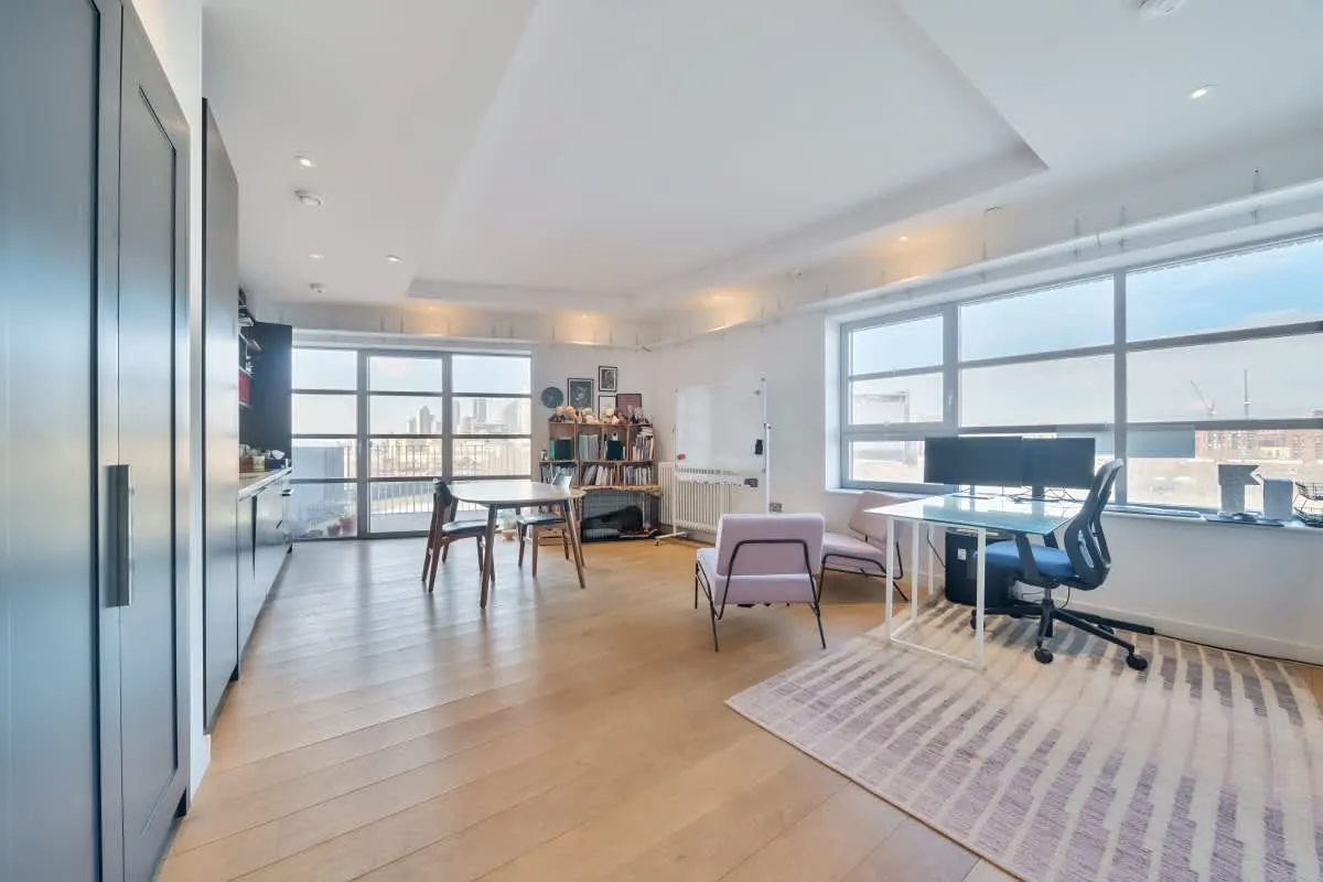 2 bed flat for sale, Hope Street, London, E14