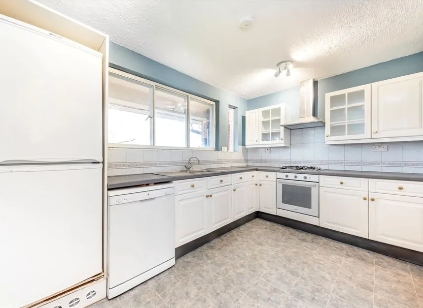 Meadway Court, Ealing, W5, photo 2