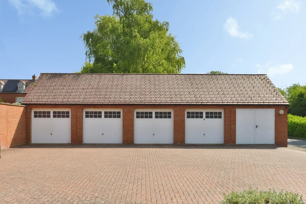 Wreschner Close, Deanshanger, Buckinghamshire, MK19, photo 15