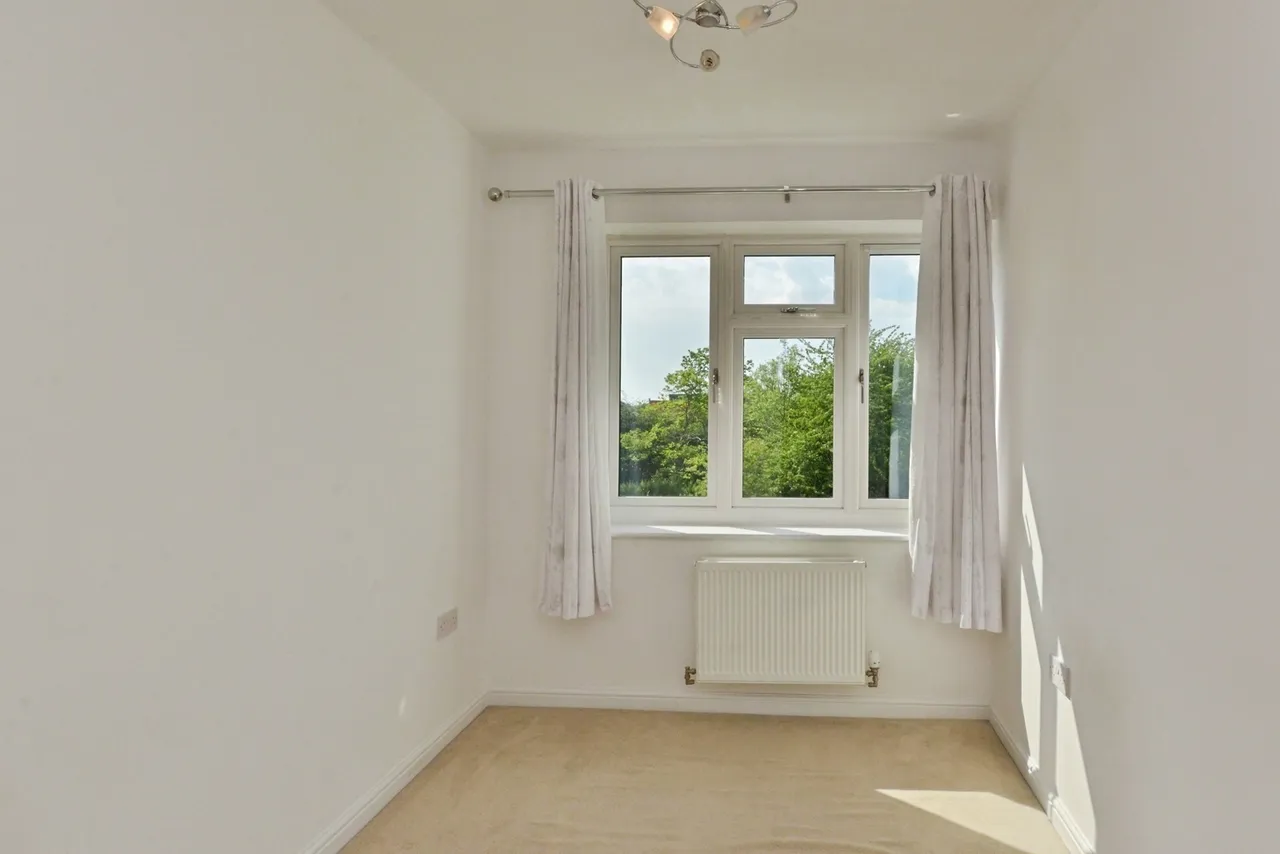Wreschner Close, Deanshanger, Buckinghamshire, MK19, photo 10